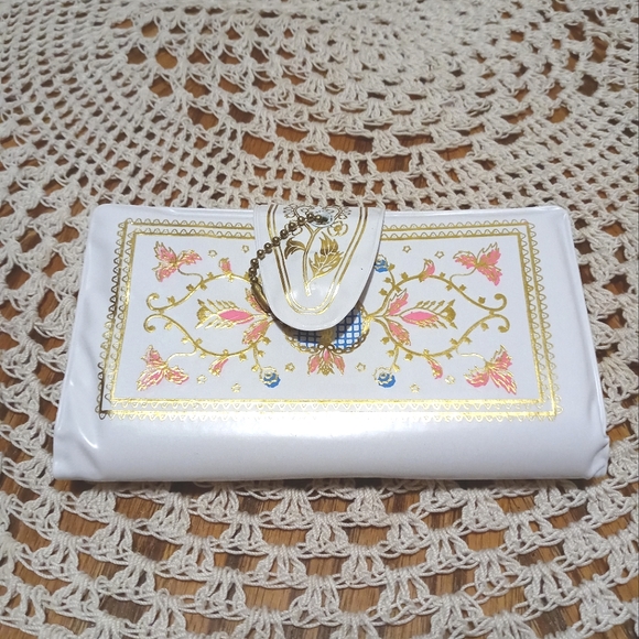 Unbranded Handbags - Vintage white clutch wallet